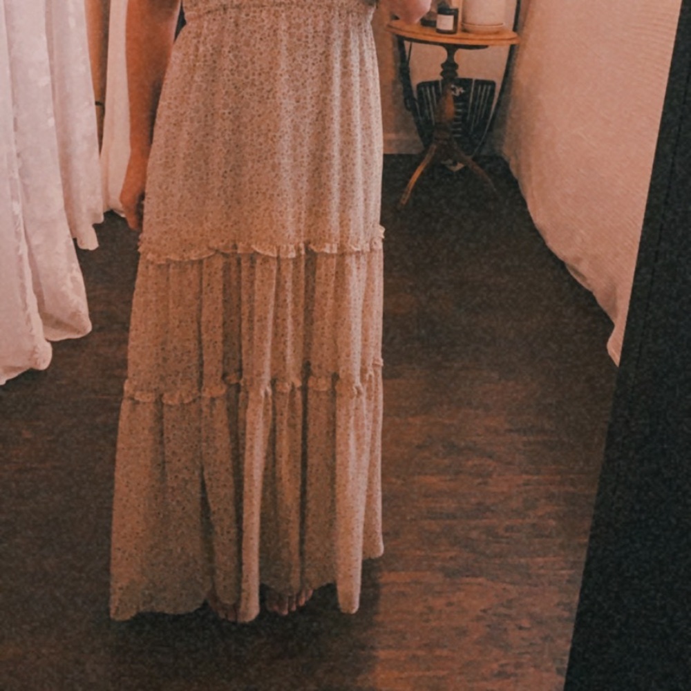 • Floral Maxi Dress • - Picture 3 of 11